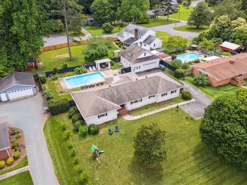 NEW! minutes to downtown-1/2acre Luxe Ranch Living