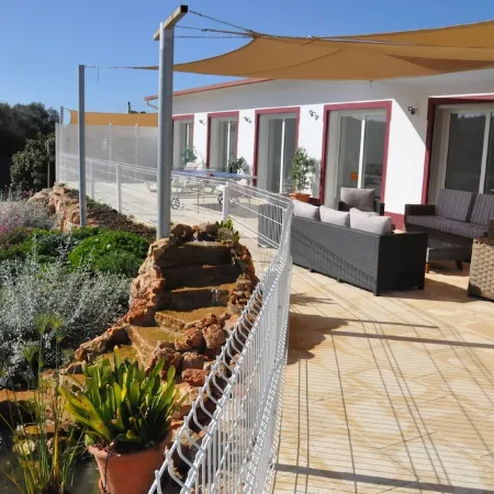 Villa 5 ch, 6 s. b., air conditioning, heated swimming pool, garden, fitness, bird watching.