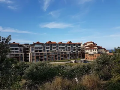A 2-bedroom Suite with awesome amenities at delightful Zimbali Coastal Estate Hôtels à proximité de : Sugar Rush Park