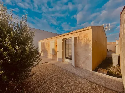 Maison Romantique Avec Jacuzzi Hotels near Camping Le Bâteau