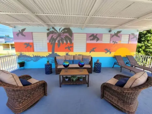 Apt w/ Pool deck & Games, 5 mins from the Beach OU