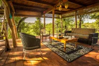 Mountain Top Glamping Tree House with a Star Bed Hotels in Balangoda