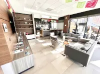 Beautiful home 5 min away from papas & beer. W/ King size beds