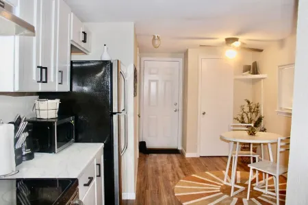 Charming 1-bedroom apartment in delightful Harlingen with AC, WiFi