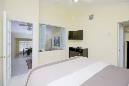 Ma's Hideaway paradise