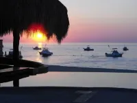 Villas de Cortez, Beachfront, 24 Picklebball Cts, Poolside, ,  1 Br Condo,