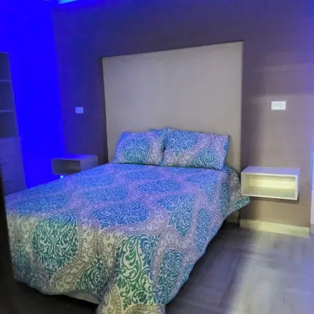 Acogedor estudio con AC, estacionamiento cerrado  y WiFi  en cd Juárez