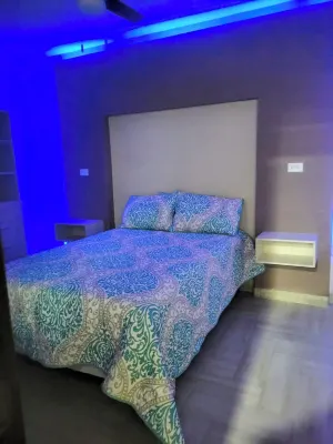 Acogedor estudio con AC, estacionamiento cerrado  y WiFi  en cd Juárez Hotels in 