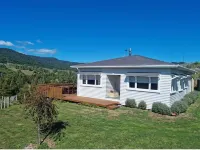 Waitawheta Cottage Отели рядом с достопримечательностью «Spikes Bricks And Models»