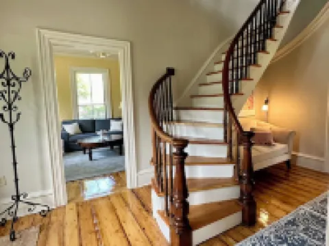 Charming Victorian Estate with AC, WiFi with water views in East Boothbay Hotels in Boothbay