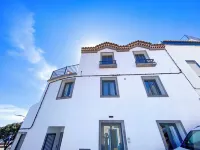 Casa da Baleia T1 Located on the Seafront Overlooking the Fishing Port Hotels near Vila Franca Museum