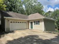 Peaceful waterfront lake living! Hotel a Anderson County