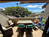 Oceanview GEM Kihei Condo! 2BD/1BA, AC, Pool, Laundry and Steps to Sugar Beach!