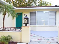 2 bedroom house, minutes to beaches, Atlanta Braves and Tampa Sea Rays stadiums Hotels in Warm Mineral Springs