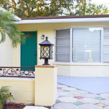 2 bedroom house, minutes to beaches, Atlanta Braves and Tampa Sea Rays stadiums