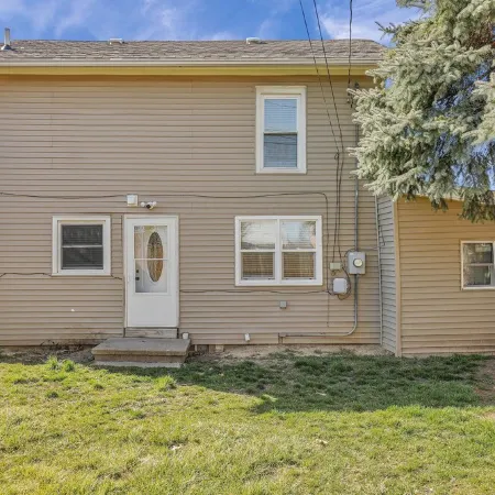 5 Bedroom 7 Beds Cozy and Spacious Home