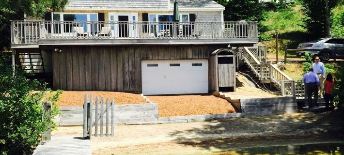 Cozy lake house minutes to Craigville Beach Hotels in Barnstable