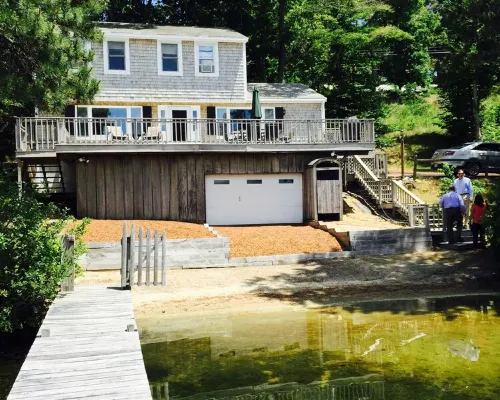 Cozy lake house minutes to Craigville Beach Hotels in Centerville