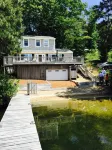 Cozy lake house minutes to Craigville Beach Hotels in Centerville