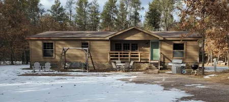 Beautifully fully remodeled cabin in the woods Отели в г. Клирфилд