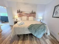 Breathtaking mountain views-4king en suites, bunk rm, sauna, air hockey,MANCAVE!