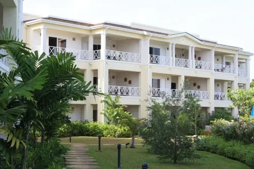 BEACH FRONT & SEAVIEW DELUXE PENTHOUSE APARTMENT