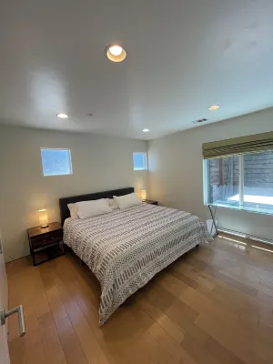 Sophisticated 2-bedroom condo in gorgeous Santa Barbara