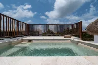 LUXURY BEACHFRONT VILLA  Includes 3 Pools, Wifi, Best Snorkeling & Kayaking Bay