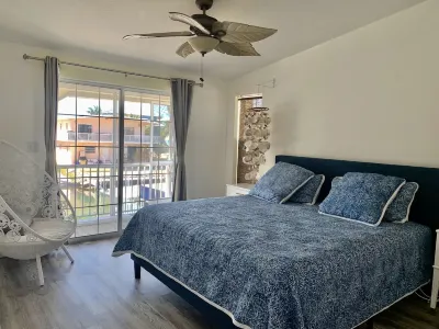 Beautiful centrally located home in the Florida keys<br> Hotels near Fiesta Key RV Resort and Marina