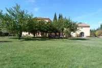 AIX EN PROVENCE BEAUTIFUL BASTIDE NEAR LUBERON, BREATHTAKING VIEW !!! Hotels in Le Puy-Sainte-Reparade