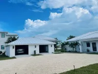 Oceanfront 5-bedroom 3-bath house with 50' Dock & optional 6 seater golf cart Hotels in Great Abaco