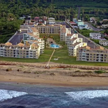 Beachfront Modern Loft with Large Private Terrace