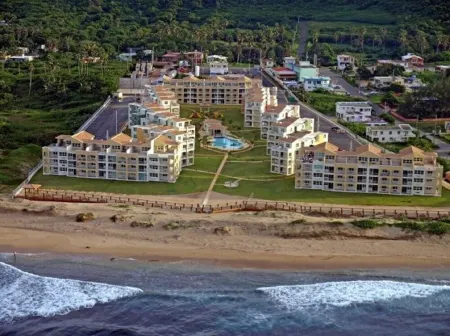 Beachfront Modern Loft with Large Private Terrace Отели в г. Исабела