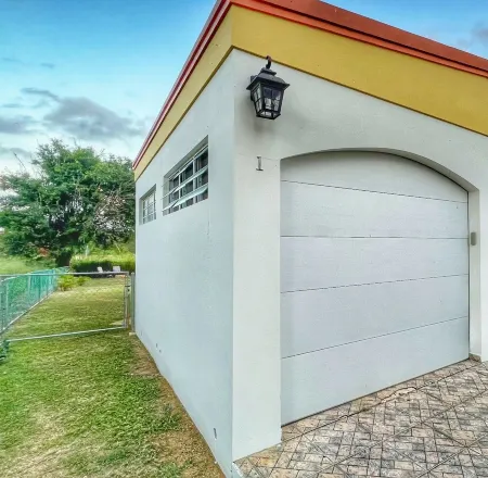 Luxury Villa w/ Private Jacuzzi & Massage Included