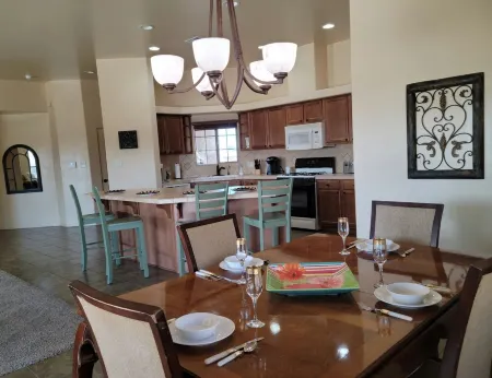 Desert Oasis - 4BR/2BA Home with Pool & Spa