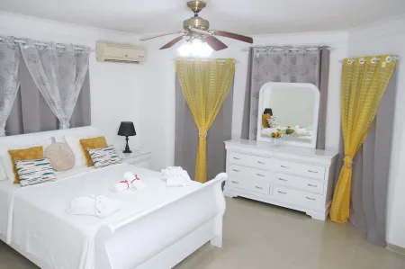 Apto CON Seguridad Privada/metro Countryclub Juan Dolio R.d, Wifi, Energía 24-7