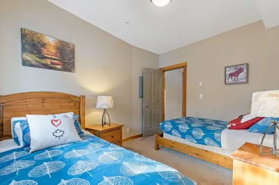 Beautiful 2 bedroom condo in the heart of the Rocky Mountains