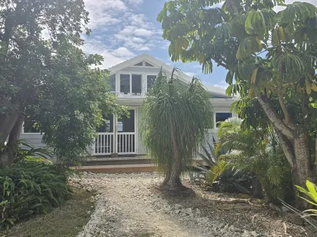 SEA'N STARS - 4 bedroom home with a panoramic view overlooking the Sea of Abaco.