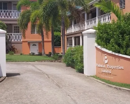 Beautiful island getaway, close proximity to popular beaches and historic site A 紐卡斯爾酒店