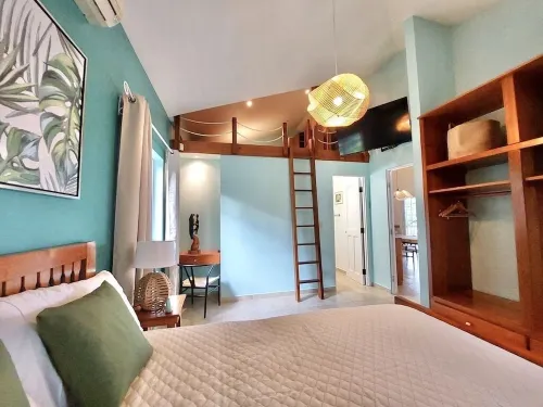 Luxury Beachfront Villa & Pool