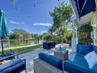 Wonderful Canal Front Condo! See Manatees Right From Your Doorstep!Cabana #10