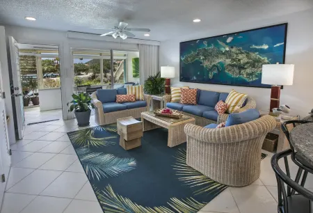 Luxury Beachfront condo @ Sapphire Bay West/Crystal Cove Отели в г. Сент-Томас