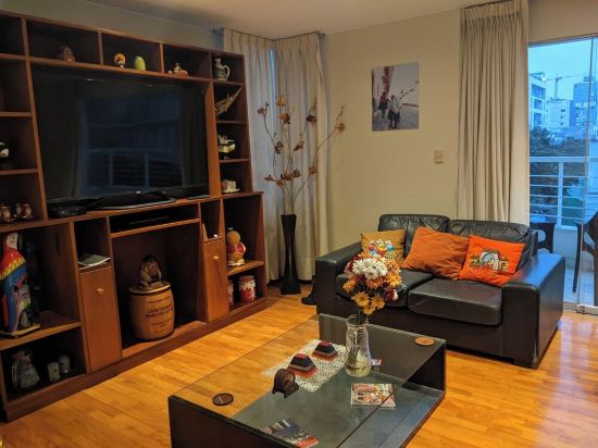 3-Bedroom 4-Bath condo 2 blocks from sea in Miraflores with WiFi and Balcony