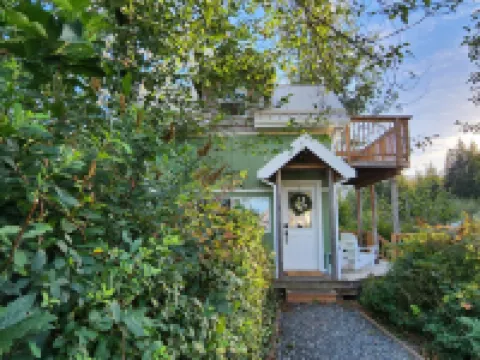 Private Hideaway, Wetland Views! Heather Cottage