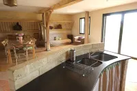 Gîte au Calme Près de Toulouse, Auch. Jeux Pour Enfants et Ados. Idéal Familles Hotels in Monferran-Savès