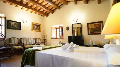 Molí d'en Tarrés.   Ideal house for families10 people. Hotels near Restaurant La Font Picant