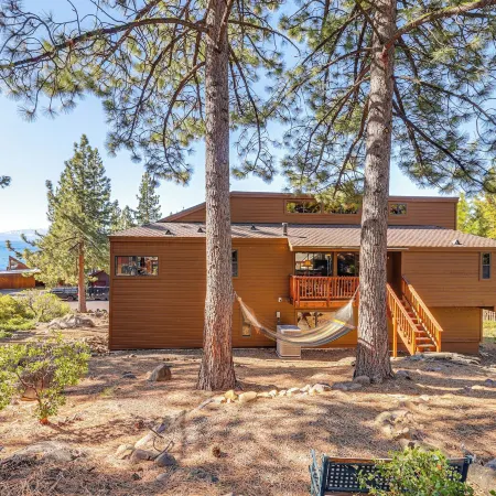 1 Mi to Lake Tahoe: Home w/ Hot Tub & Decks