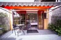 A Fantastic Location"Just a short walk down the footpath opposite to the Beach" Hotel in zona Ti Point Walkway