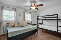 Be Our Guest - Cozy Townhome Near Downtown Ocala 2 Bedroom Townhouse - balcony