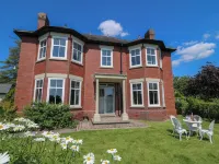 Tirallen Hotels in Llandovery